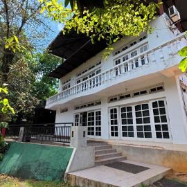 Grosvenor Grand Hotel Restaurant & Bar, hotel a Warakapola