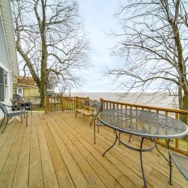 Lakeside Living on Wine Trail! Geneva Home w/ Deck, hotel a Geneva