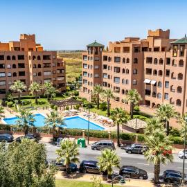 SEMIÁTICO CON TERRAZA 24M2 Y VISTAS AL MAR - Residencial Playa Verde, hotel a Punta del Caimán