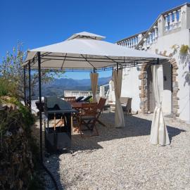 Villa dei Sogni, with private pool ,roof terrace and spectacular views of Monaco and Ligurian mountains