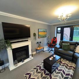 #100 Comfortable 4-Bed House in Rugby - Sleeps 8 - Perfect for Contractors and Families - Free Parking