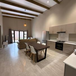 Autumn's Rest Apartment, hotel di George