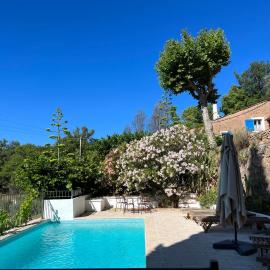 Superbe bastide provençale avec piscine rivière et terrain de pétanque