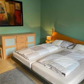 Gästezimmer mit eigenem Bad und Balkon im Herzen von Langen - nahe FFM, hotel a Langen
