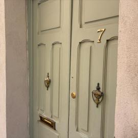 Historic Senglea Maisonette with Private Entrance, hotel di Senglea