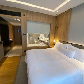 Lake's Front Suite Hotel, מלון בוויניפג