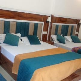 trigun pahadi hub – hotel w mieście Uttarkāshi