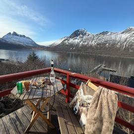 Rifi Senja House, hotel din Senja