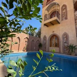 Sahari house, hotel in Al Aqālitah