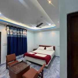 Hotel Golden Palace, hotel di Chhatarpur