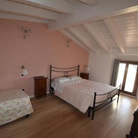 AkiHouse - apartments on Garda Lake, hotel in Lonato
