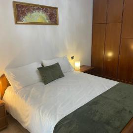 Faraboni Apartments, готель у місті Новара
