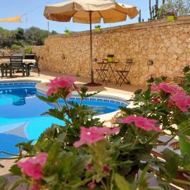 Summer Condo #Gozo Inn Love, hotel em Victoria