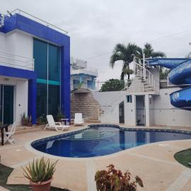 Golden Premium Blue, hotel din Castelnovo