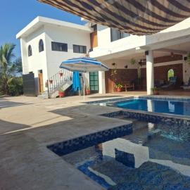 Bungalows Angie، فندق في لا مانزايلا