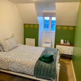 Room 5 Min to Hospital, County Hall, Shared Bathroom, khách sạn ở Exeter