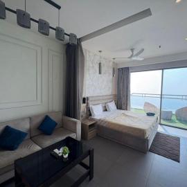Supernova sky inn stay 42 floor
