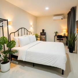 Quiet Retreat Near Airport & City Access, hotel u gradu Ban Khlong Si