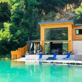 Lake house Emerald