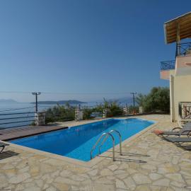 Eleonora Villa, hotel en Évyiros