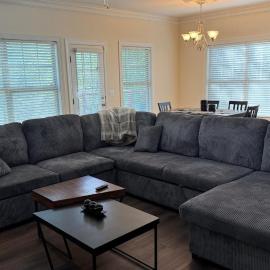 Charming townhouse ideally situated in Grayson, Hotel in Grayson