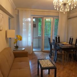 A house with an adjoining garden, hotel din Baku
