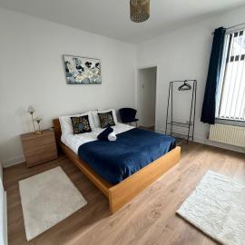 Cozee 2-bed in WV11 ideal for long work stays & relocation cls to New cross hospital M54&M6, Hotel in Wednesfield