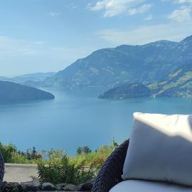 2 Personen, Seesicht, ruhig, Balkon, Gartensitzplatz, hotel di Emmetten