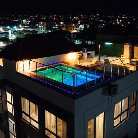 Private Rooftop Jacuzzi Luxury Penthouse Sleeps 8