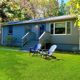 Blueberry Basecamp 98ft to Acadia! Hike from Home, AC, Deck, Near Bar Harbor, hotel in Otter Creek