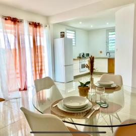 Appartement spacieux La Vanille 2, готель у місті Ducos