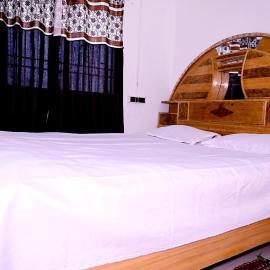Shivay Guest House 1, hótel í Jasidih