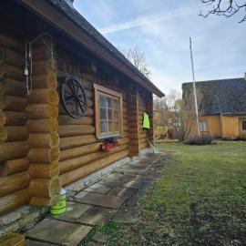 Pitsinina Log House