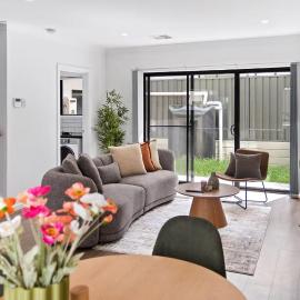Steps to the Beach Cafes moderm stylish 3BR