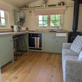 The Hedgerow Hut