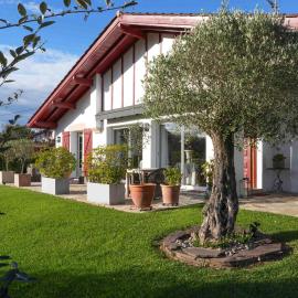 Maison d'hôtes Urbegia, hotel in Ascain