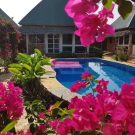 Family House, hotel in Nungwi