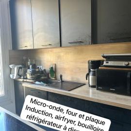 Chambre dans immeuble niçois, hotel a Niça