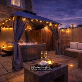 Annexe with Courtyard & Hot Tub Option