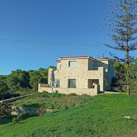 Villa La Fontaine - 4,000sqm Quiet Luxury, hotel in Porto Heli