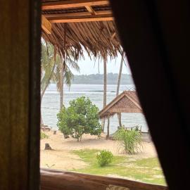 Onaza Homestay Bintang, khách sạn ở Katiet