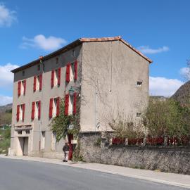 Maison aux volets rouges、Tournemireのホテル