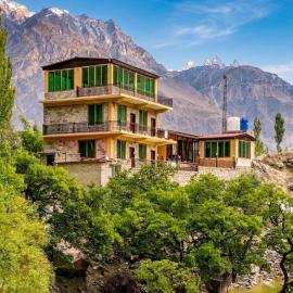 Karakoram Tales Hunza, khách sạn ở Alīābād