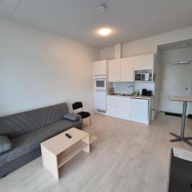 30 m2 1-bedroom app, 5 floor, close to the airpor, train station and Myyrmanni shopping center