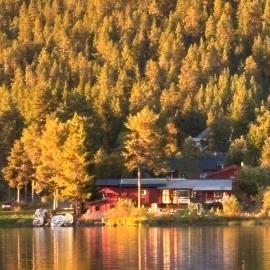 Vacation home by the Torne River in Jukkasjärvi, hotel i Jukkasjärvi