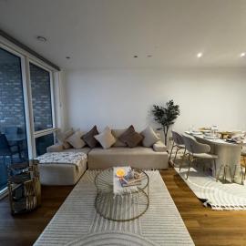 2BR 2Bath Riverside flat city airport Gallions Reach Excel, hotel din North Woolwich