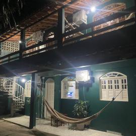 Casa c 3 Suítes 4 banheiros 4 quartos climatizados a passos da Praia, Centro e comércios