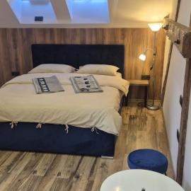 URBAN APARTHOTEL Medias: Mediaș şehrinde bir otel