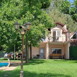Vikend kuća na Dunavu - Vila Čoče、Kovinのホテル