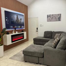 Modern 2BR Private Villa in Montego Bay โรงแรมในมอนเทโกเบย์